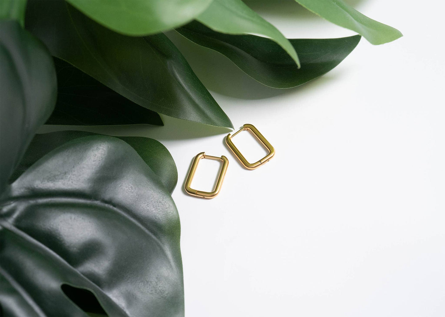 18K Gold Rounded Rectangle Everyday Huggie Earrings