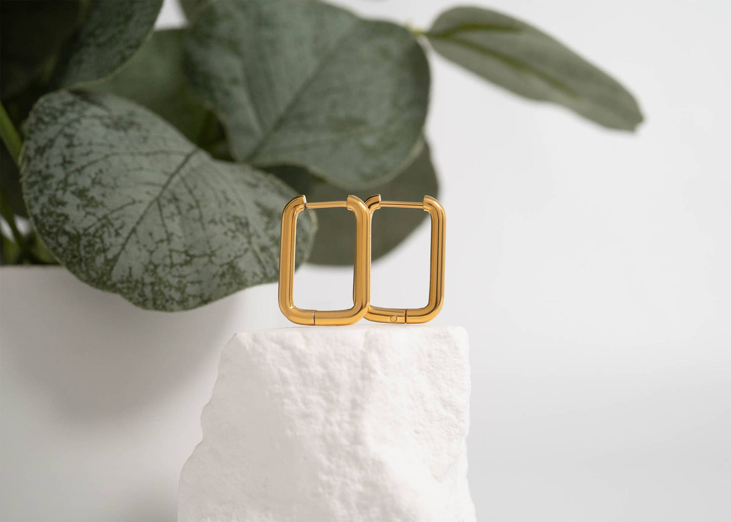 18K Gold Rounded Rectangle Everyday Huggie Earrings