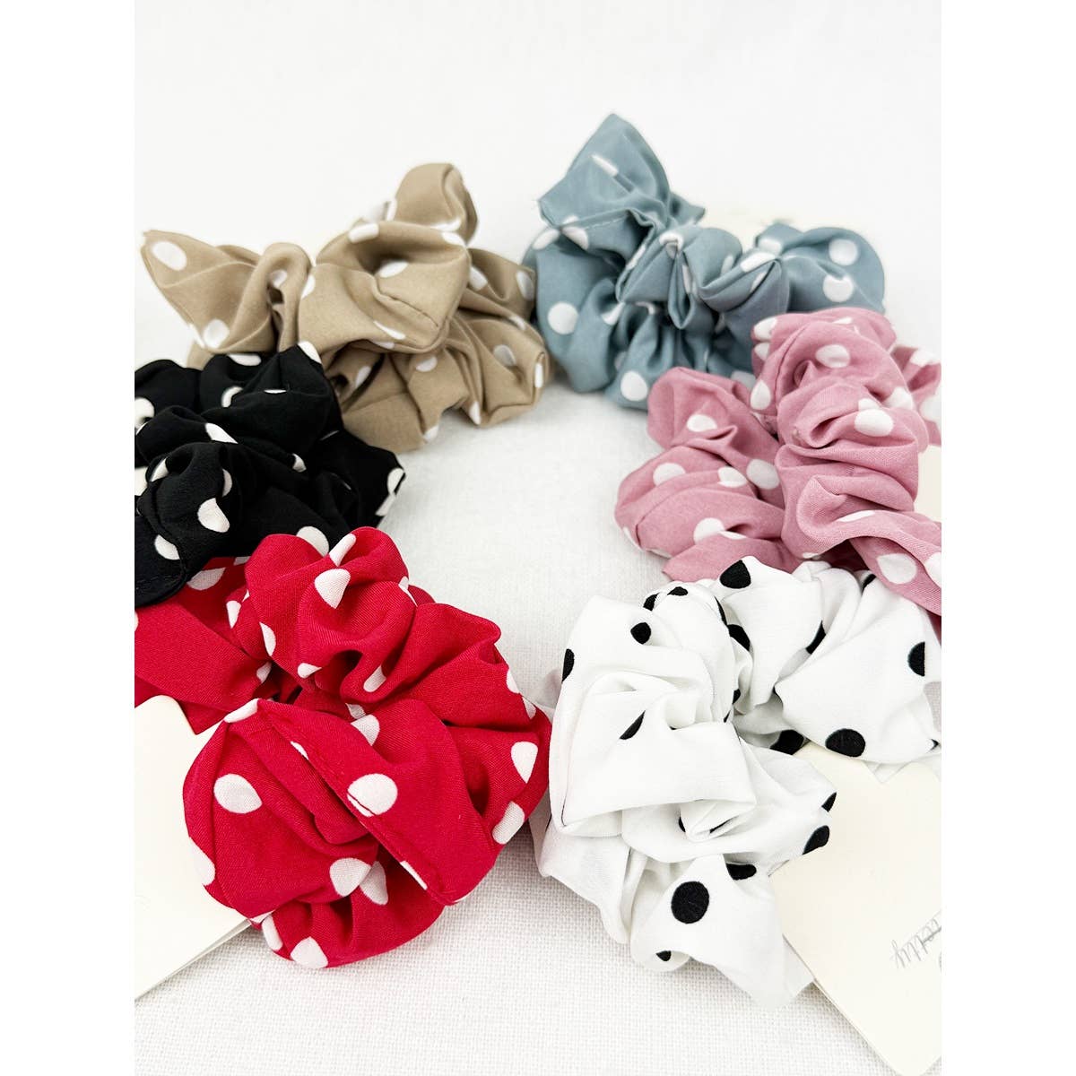 Polkadot Scrunchies: 2pk