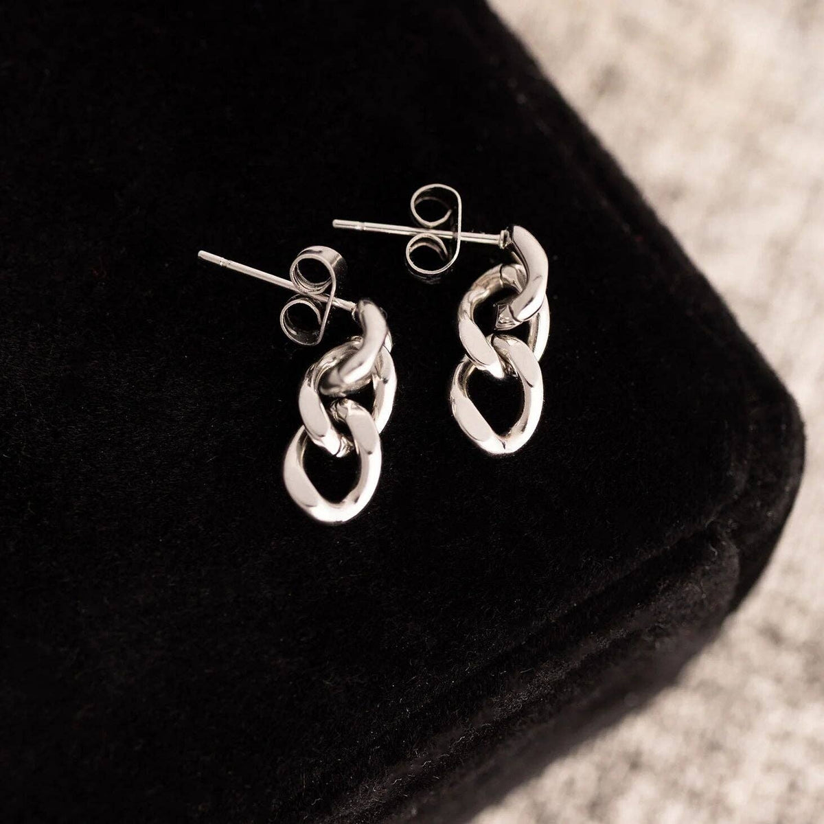Curb Chain Dangle Earrings 18K Gold PVD Stainless Steel